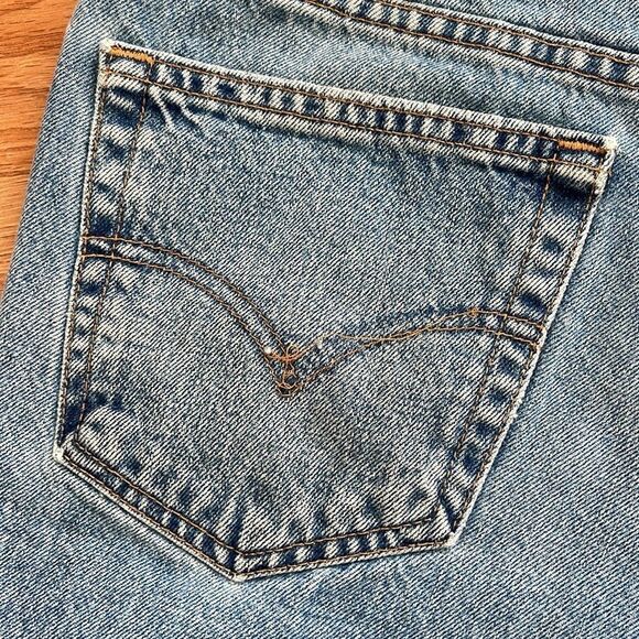 VINTAGE LEVI’S 505 Cut Off Medium Wash High Waisted Shorts Sz 36 Made in USA - Picture 7 of 7